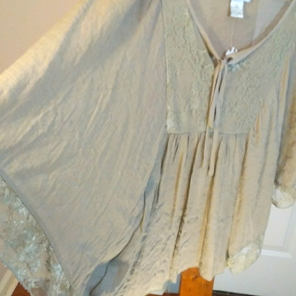 J Gee Boho Olive Green Top Blouse Front Lace And Sleeves Tie Size M Pleated. - Picture 5 of 11